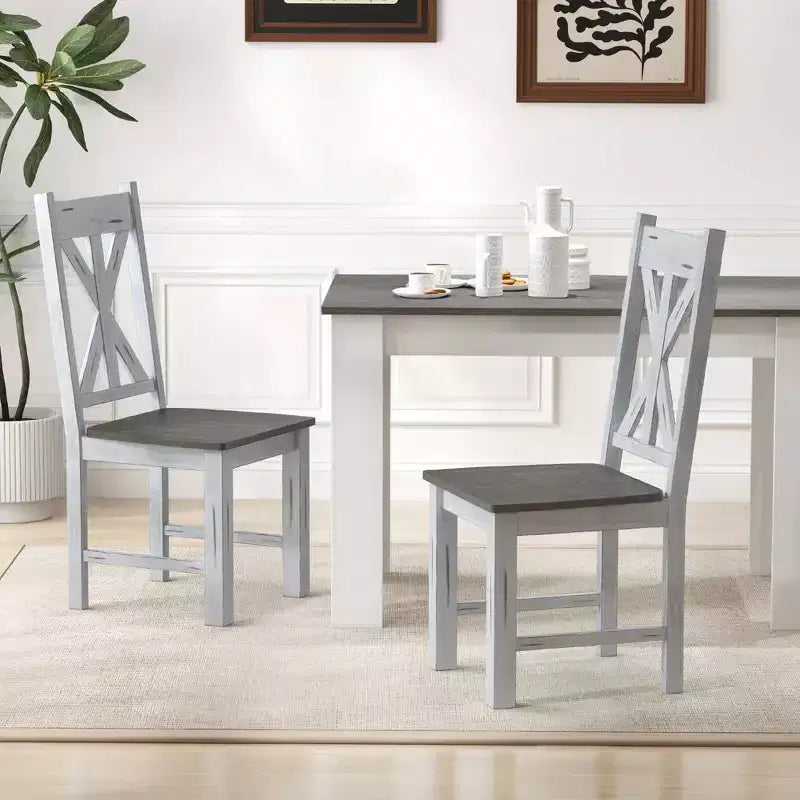 Sedia da pranzo in legno con struttura in legno di gomma ed elegante schienale traforato