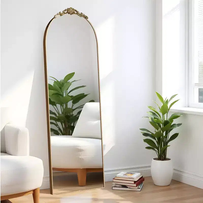 Specchio a figura intera 67x24 in lega di alluminio con bordo ad arco e supporto