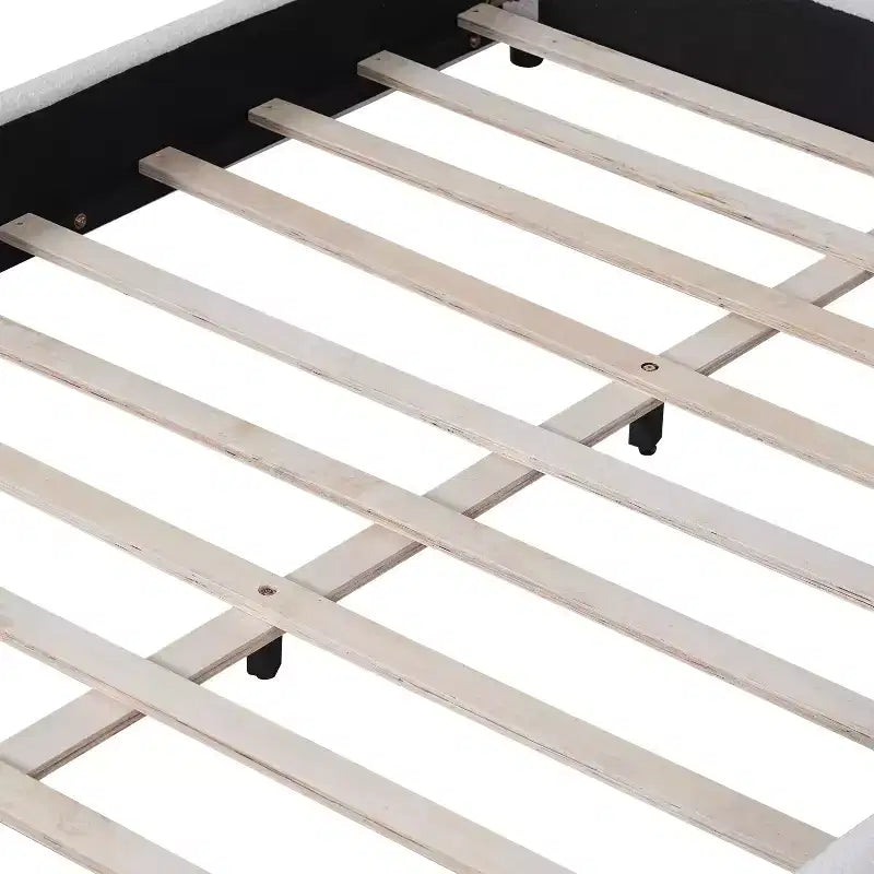 Struttura Letto Imbottita a Piattaforma Queen/King Size con Testiera Curva Imbottita, Bianca